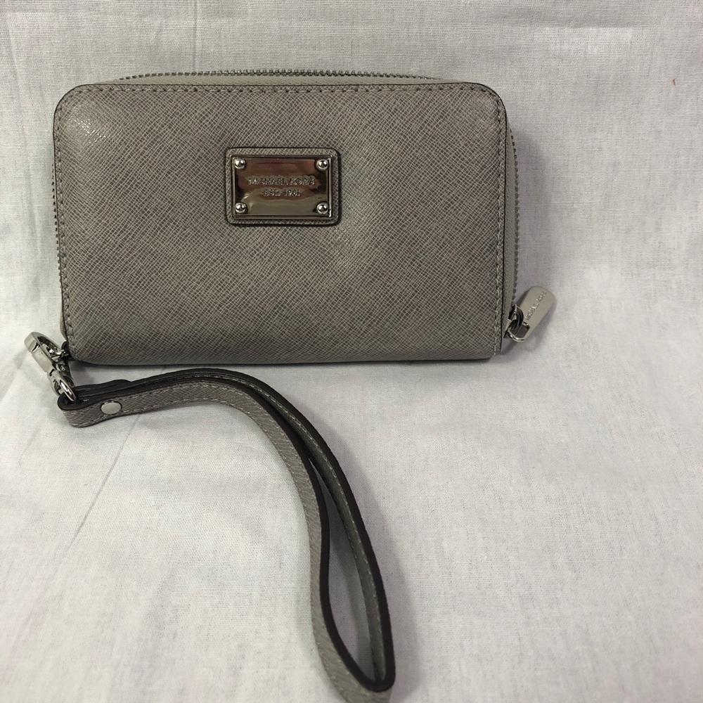 Michael Kors Leather Wallet Wristlet 💯Authentic